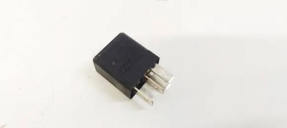 Opel Zafira A Other relay 24432680 70221