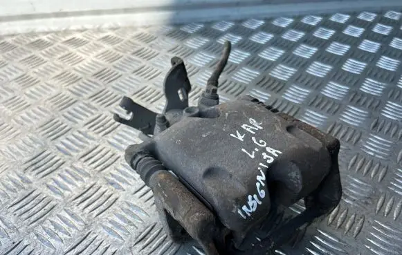Opel Insignia A Rear brake caliper