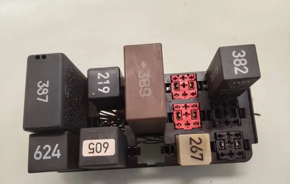 Audi A8 S8 D2 4D Relay mounting block 4D0937503