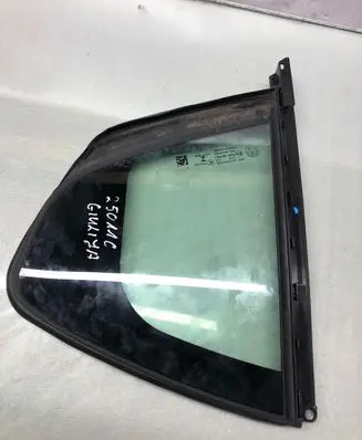 Alfa Romeo Giulia Rear vent window glass 43r007951