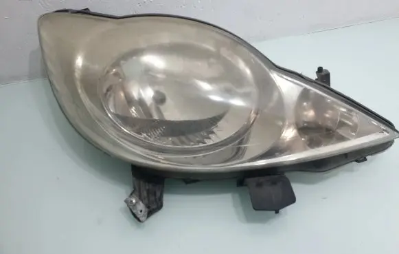 Peugeot 107 Headlight/headlamp 811100H030
