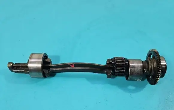 Volkswagen PASSAT B8 Balance shaft 03N103303B IMPRK1377915