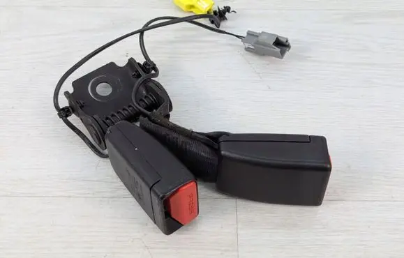 Jaguar F-Pace Middle seatbelt buckle (rear) HK83613K21