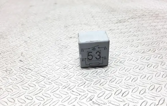 Volkswagen PASSAT B5.5 Other relay 141951253B
