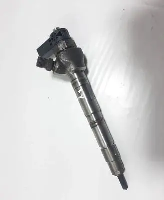 Volkswagen Golf VII Fuel injector 04L130277AD