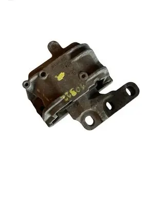 Volkswagen PASSAT B6 Engine mount bracket 1K0199262