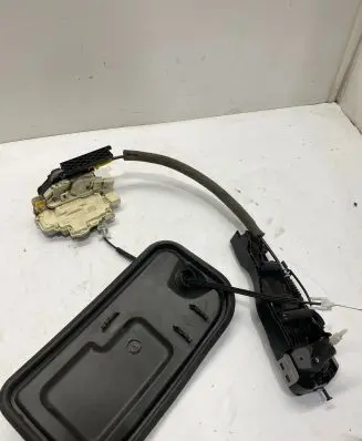 Porsche Cayenne (92A) Front door exterior handle/bracket 05B837915A