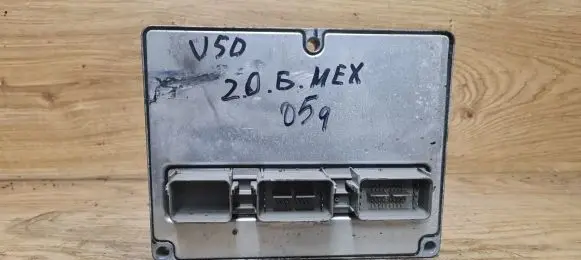 Volvo V50 Engine control unit/module ECU 30743371