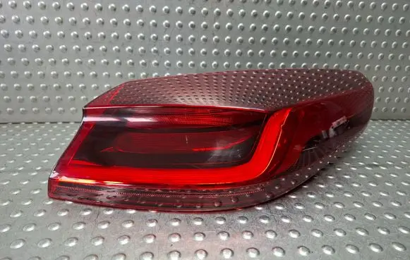 KIA Xceed Rear/tail lights S27725824 92402J7350 92401J73