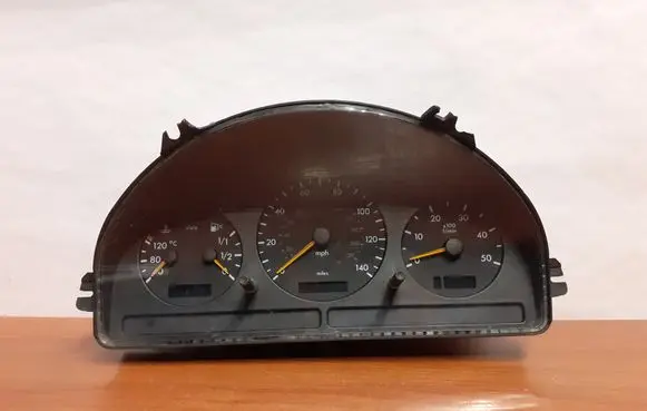 Mercedes-Benz ML W163 Speedometer (instrument cluster) 6824 A1635403111