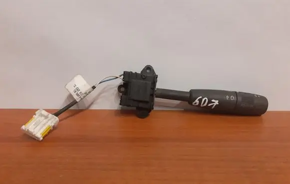 Peugeot 607 Cruise control switch 96318293 5717