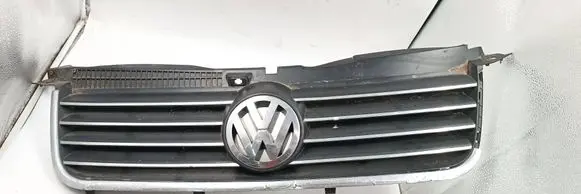 Volkswagen PASSAT B5 Front bumper upper radiator grill 3B0853651L