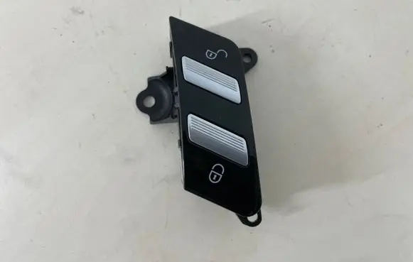 Mercedes-Benz S W221 Central locking switch button A2218213051 03371040100