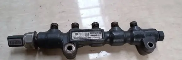 Citroen C4 I Fuel main line pipe 9654592680