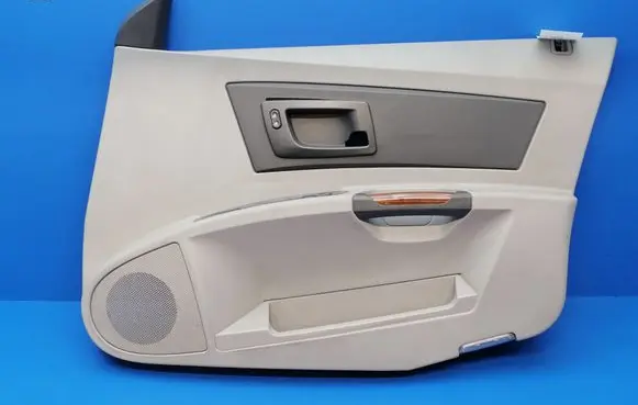 Cadillac CTS Front door card panel trim 25743962 1GA0005490