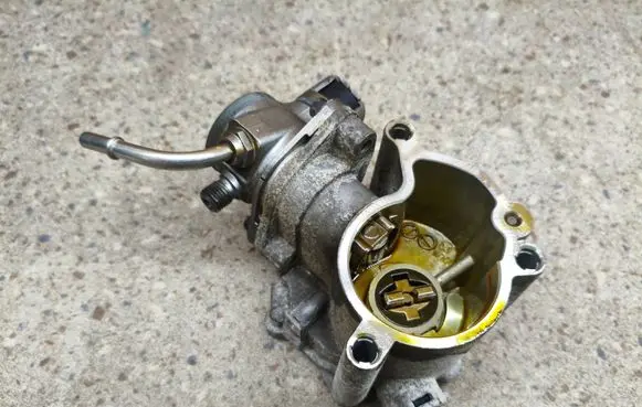Volvo XC40 Fuel injection high pressure pump 31437903 00513 11U03