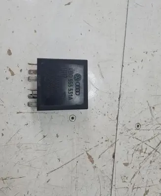 Volkswagen Golf IV Window wiper relay 4B0955531