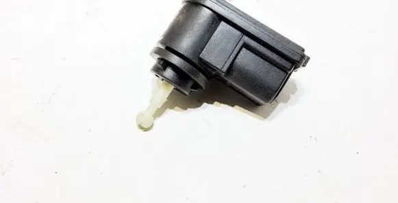 Headlight level adjustment motor