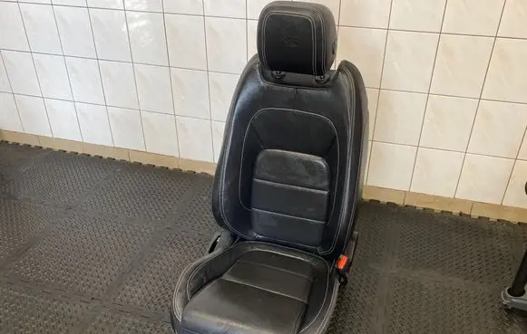 Jaguar F-Pace Front passenger seat 