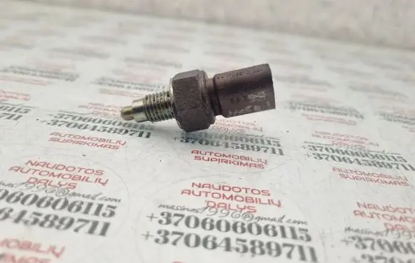 Volkswagen PASSAT B6 Reversing light switch sensor 02T945415