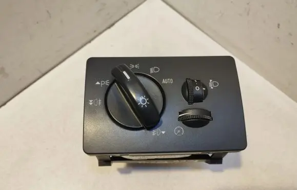Ford Focus Light switch 7M5T13A024CA