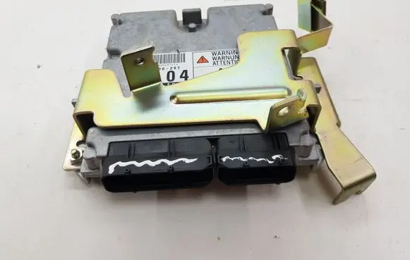 Nissan X-Trail T30 Engine control unit/module 23710EQ462 5800297