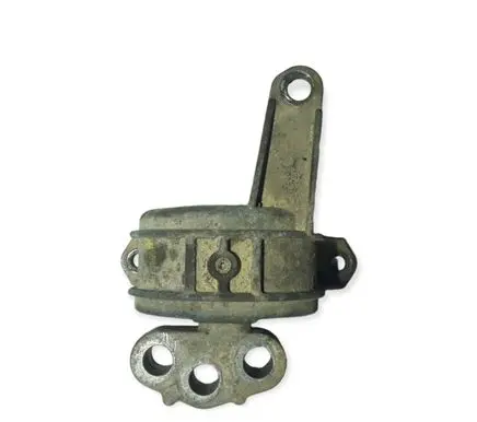 Opel Zafira B Engine mount bracket V05630
