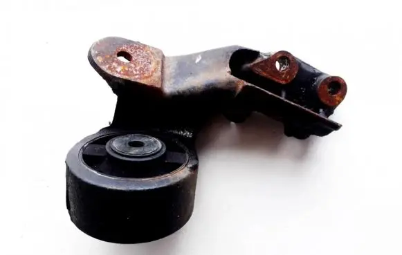 Peugeot 406 Engine mount bracket