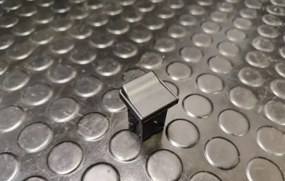 Nissan Leaf I (ZE0) USB socket connector 