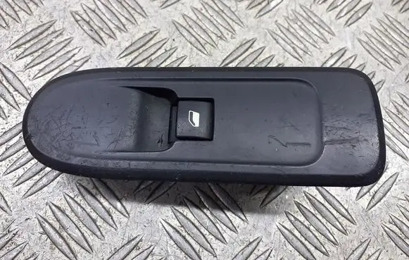 Peugeot 308 SW Quarter vent window switch 96565184XT