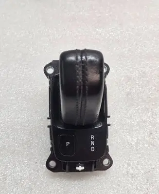 Volvo XC40 Gear shifter/selector 31437334