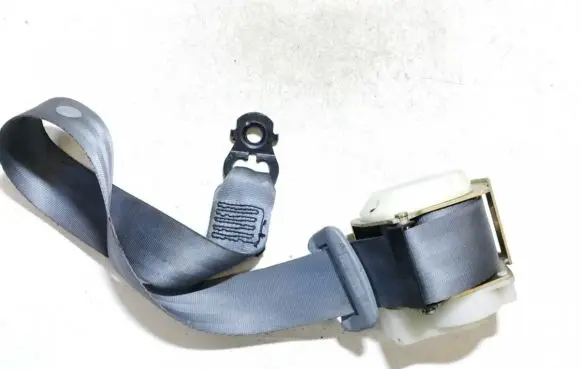 Renault Laguna I Rear seatbelt 7700422287