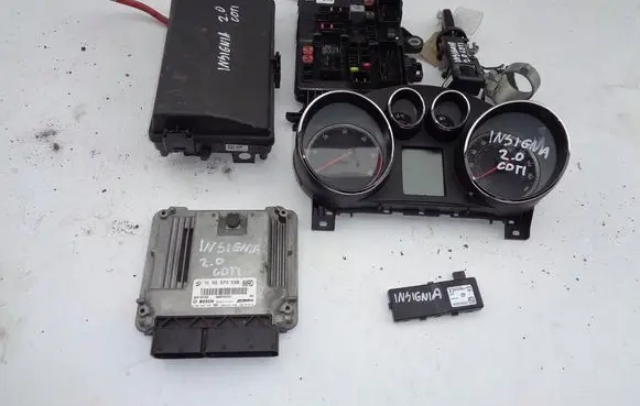 Opel Insignia A Engine ECU kit and lock set 