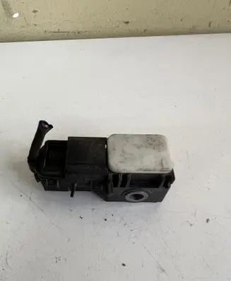 Hyundai Santa Fe Airbag deployment crash/impact sensor 959303L100