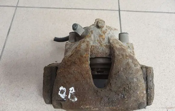 Opel Zafira A Front brake caliper