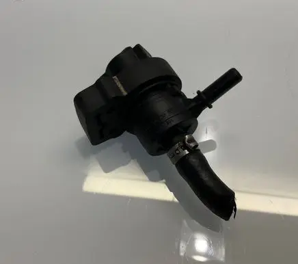 Mercedes-Benz ML AMG W164 Turbo solenoid valve A0004703993 0004703993