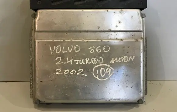 Volvo S60 Engine control unit/module 0261207666 26SA0000 08675155A