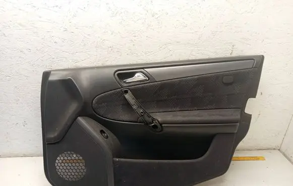 Mercedes-Benz C W203 Front door card panel trim A2037206871 23070002 0005833203