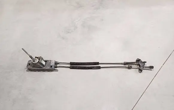 Volkswagen Touran I Gear shift rod 1T0711049BE
