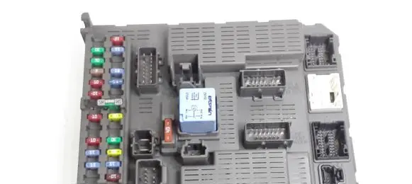 Citroen C8 Fuse module 1400310480