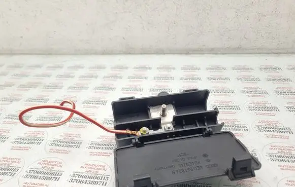Audi A8 S8 D3 4E Battery relay fuse 4E0941824B