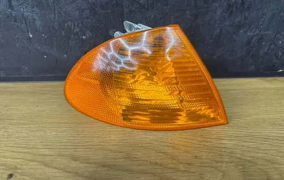 BMW 3 E46 Front indicator light 6902766
