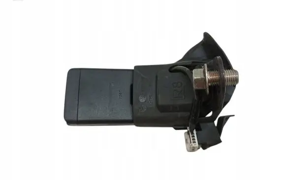 Toyota Prius c Front seatbelt buckle