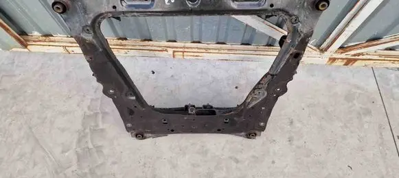 Nissan Leaf II (ZE1) Front subframe
