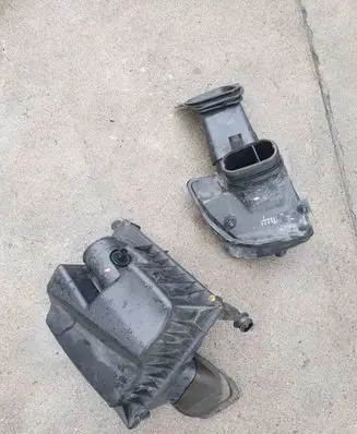 Intake resonator