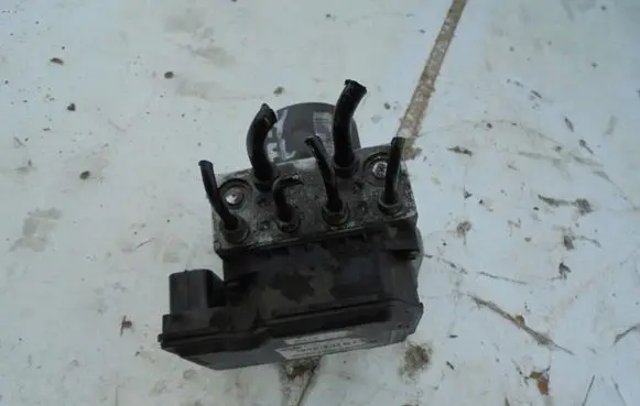 Ford Mondeo Mk III ABS Pump