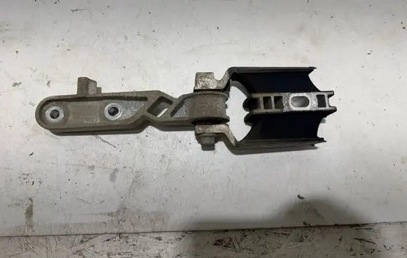 Volvo XC60 Gearbox mount 31359890 AD0XJ