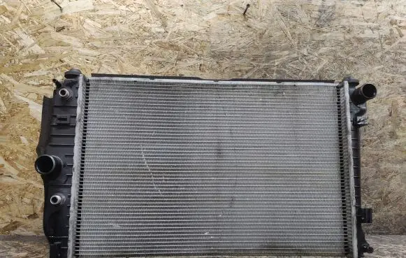 Jaguar XK8 - XKR Coolant radiator