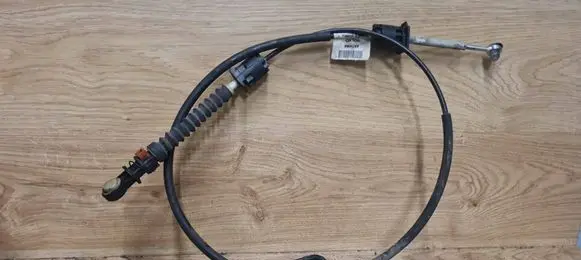 Volvo XC70 Gear shift cable linkage 8675068