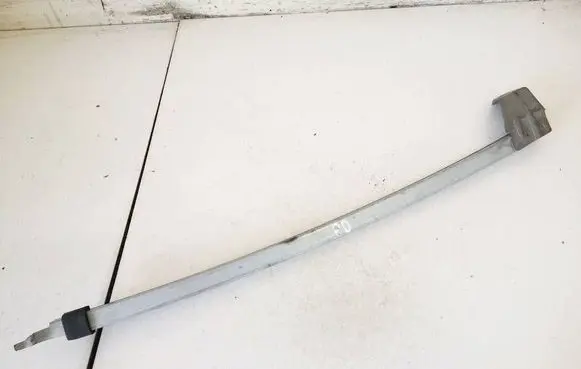Nissan Note (E11) Front door glass trim molding 